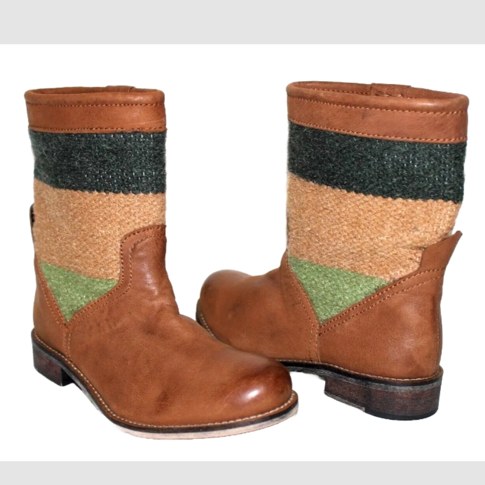 SEYCHELLES 6 US Women's Give Your Heart Away Premium Leather Tapestry Moto Boots